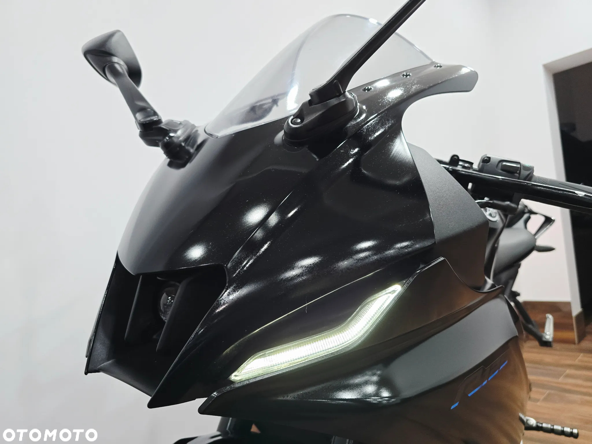 Yamaha YZF - 6