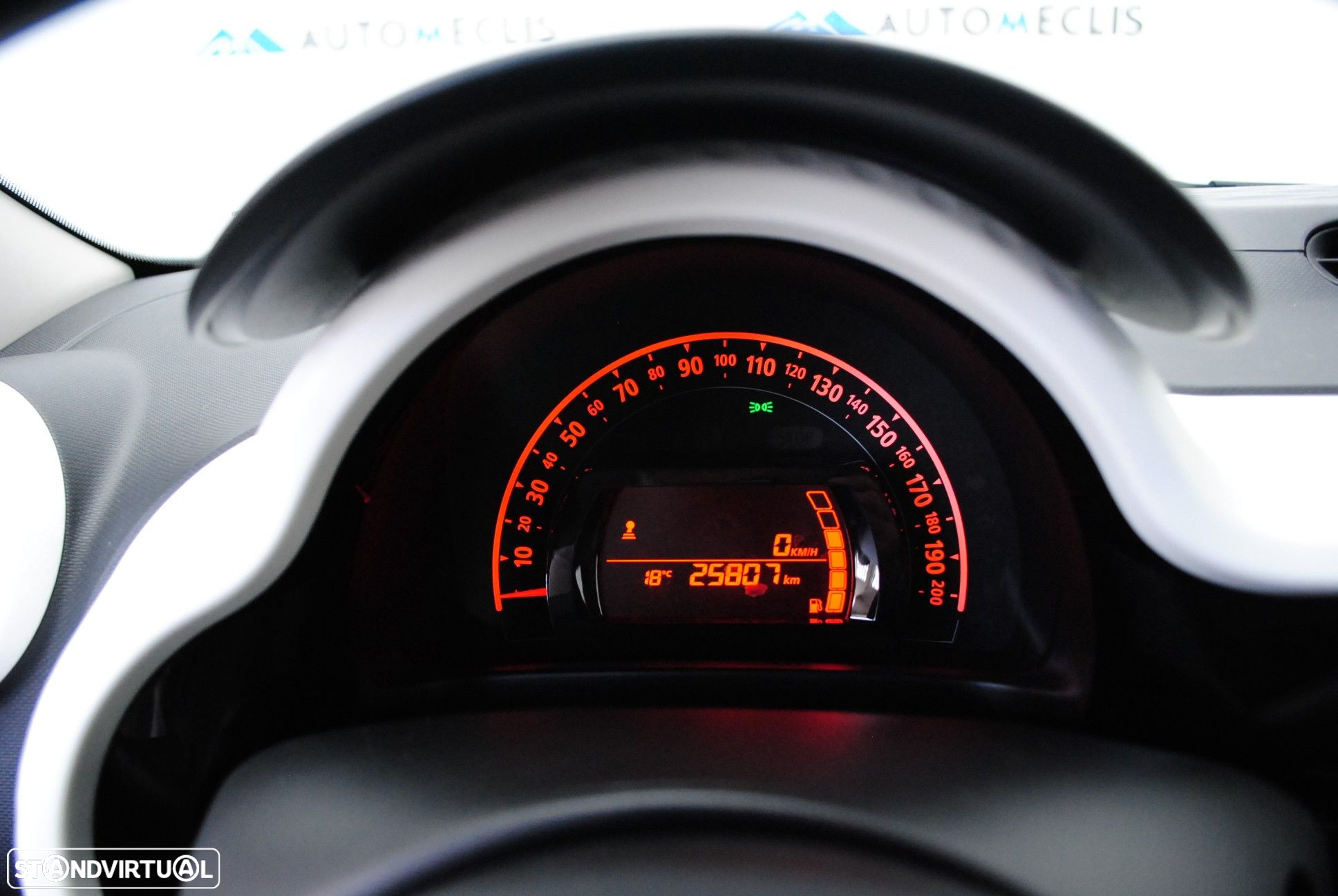 Renault Twingo 1.0 SCe Equilibre - 9