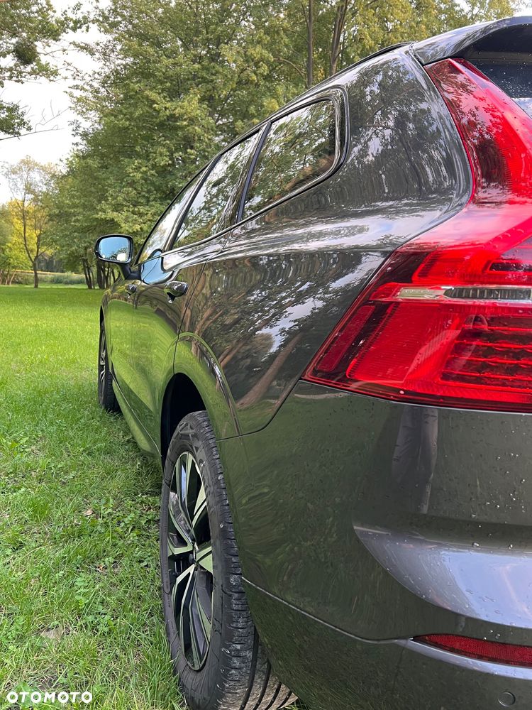 Volvo XC 60 B4 D Plus Dark - 5
