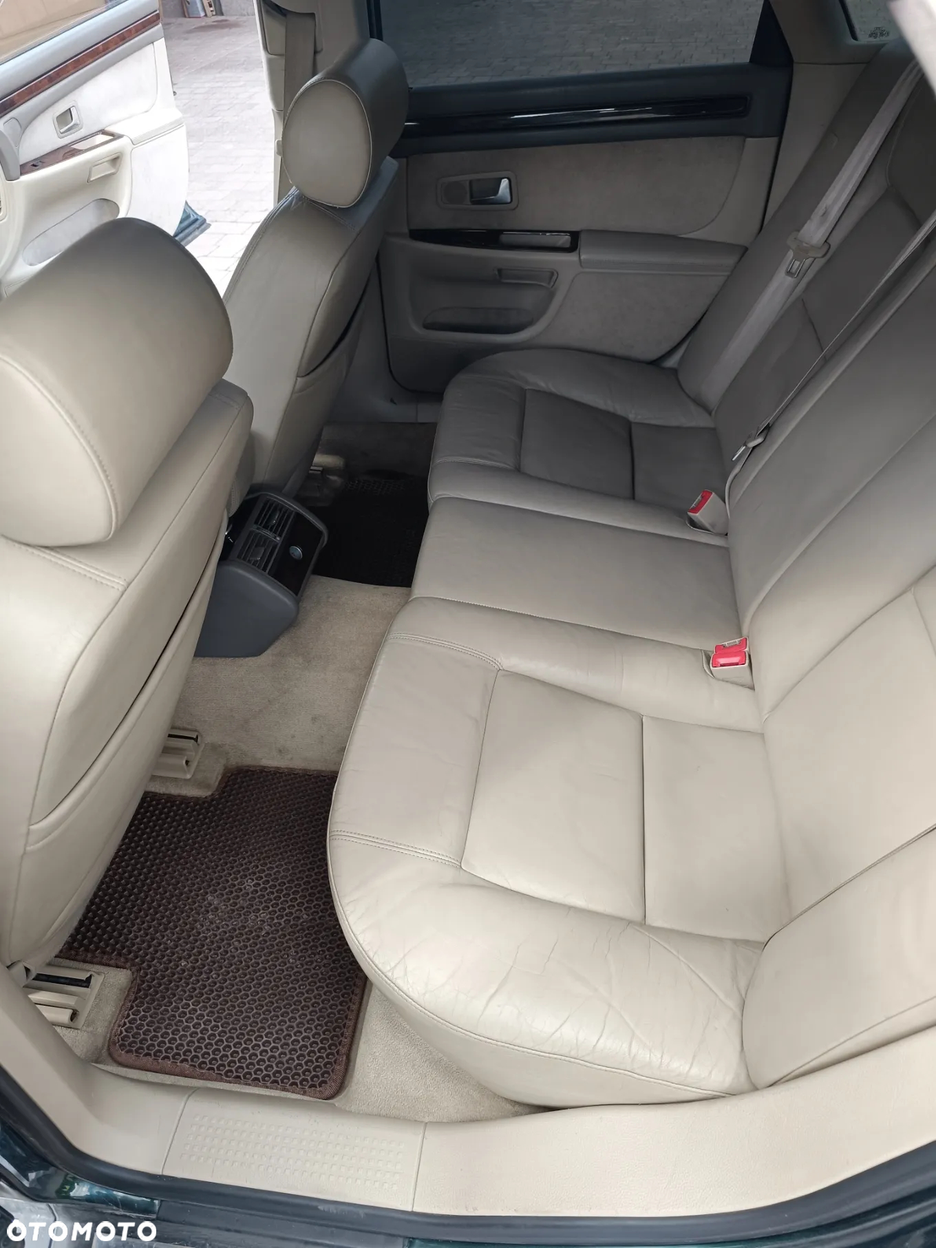 Audi A8 4.2 Quattro - 16