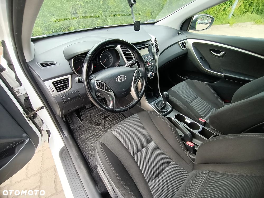 Hyundai i30 1.6 CRDi Comfort - 25
