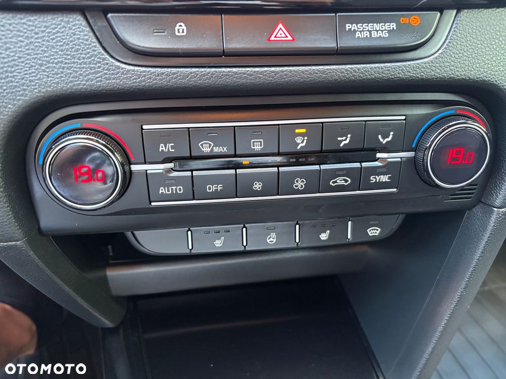 Kia XCeed 1.5 T-GDI L Business Line - 37