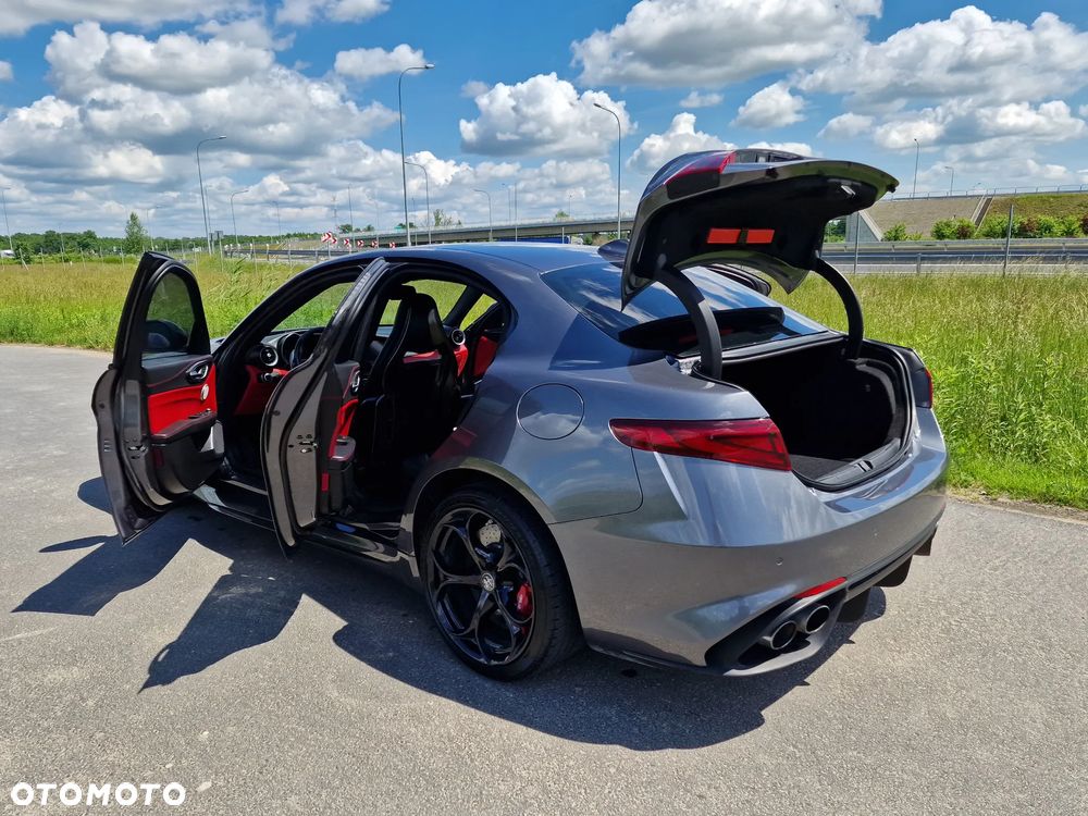 Alfa Romeo Giulia 2.9 Bi Turbo V6 Quadrifoglio - 36