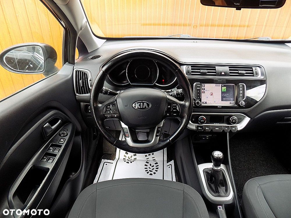 Kia Rio 1.2 Dream Team Edition - 14