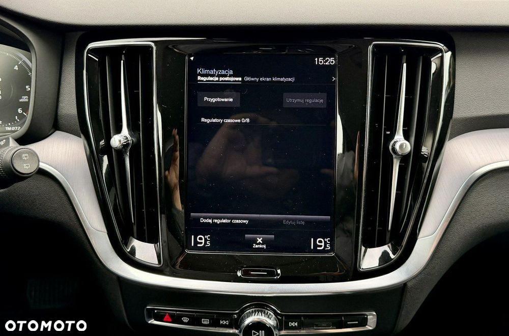 Volvo V60 D4 AWD Geartronic Momentum Pro - 26