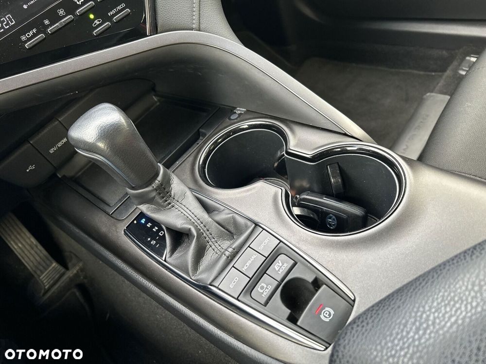 Toyota Camry 2.5 Hybrid Comfort CVT - 19