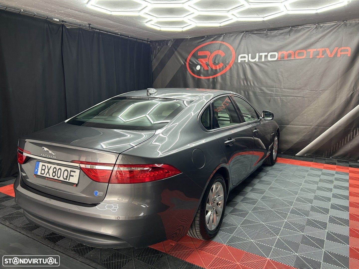 Jaguar XF 2.0 D Prestige Aut. - 4