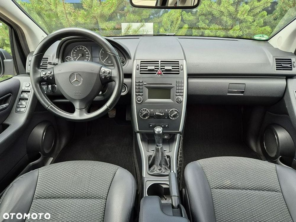 Mercedes-Benz Klasa A 180 BlueEFFICIENCY Avantgarde - 4