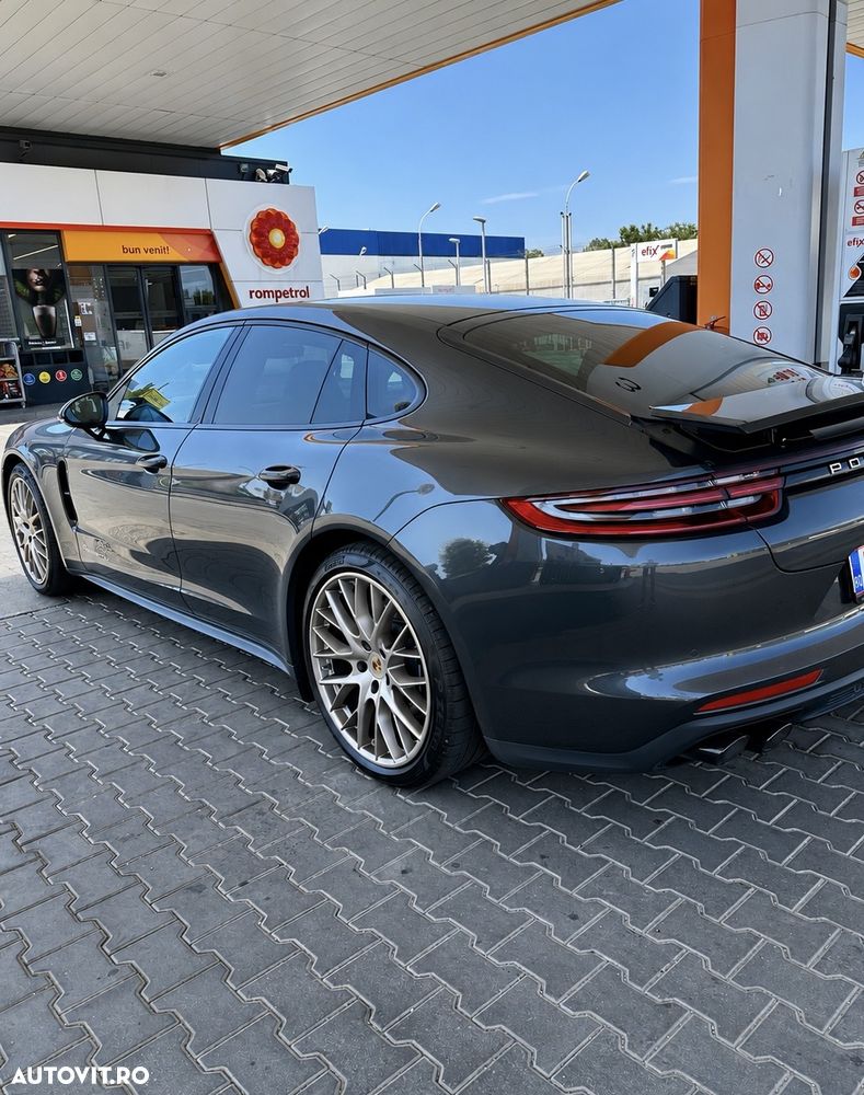 Porsche Panamera 4 - 9