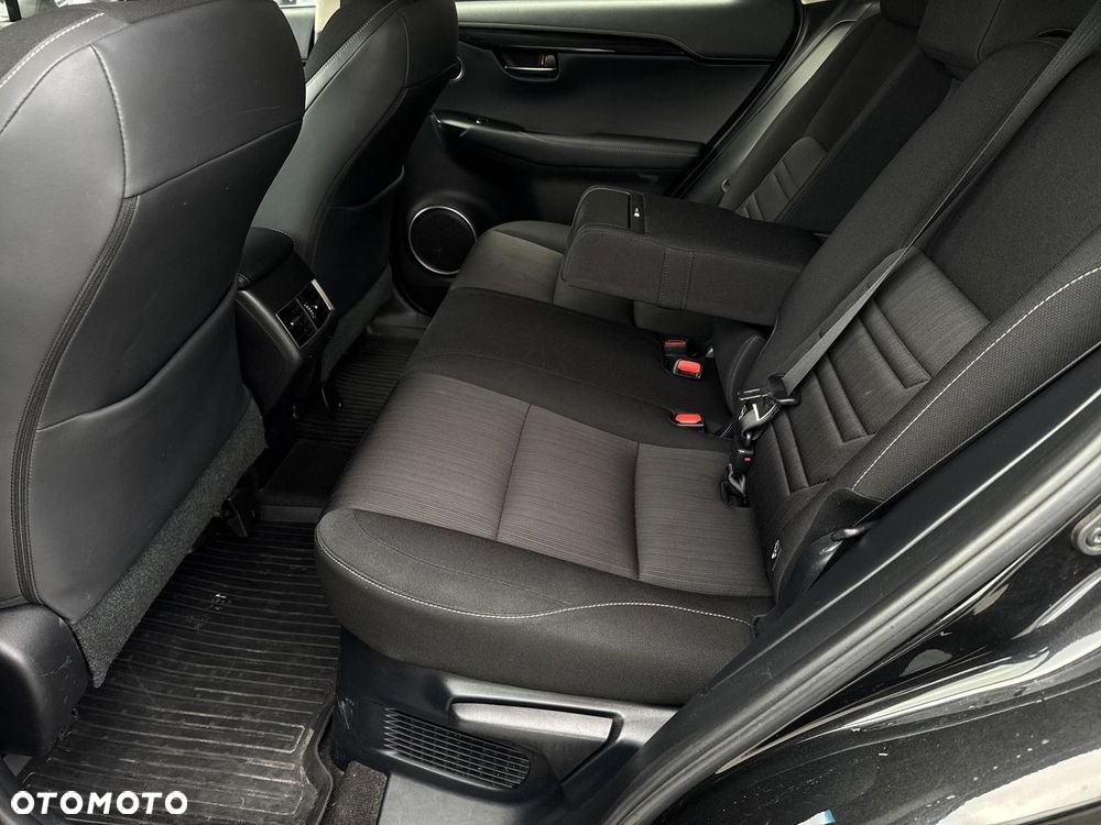 Lexus NX 300h Elegance AWD - 31