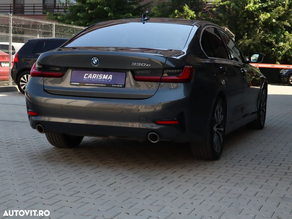 BMW Seria 3 330e Aut. Sport Line - 5