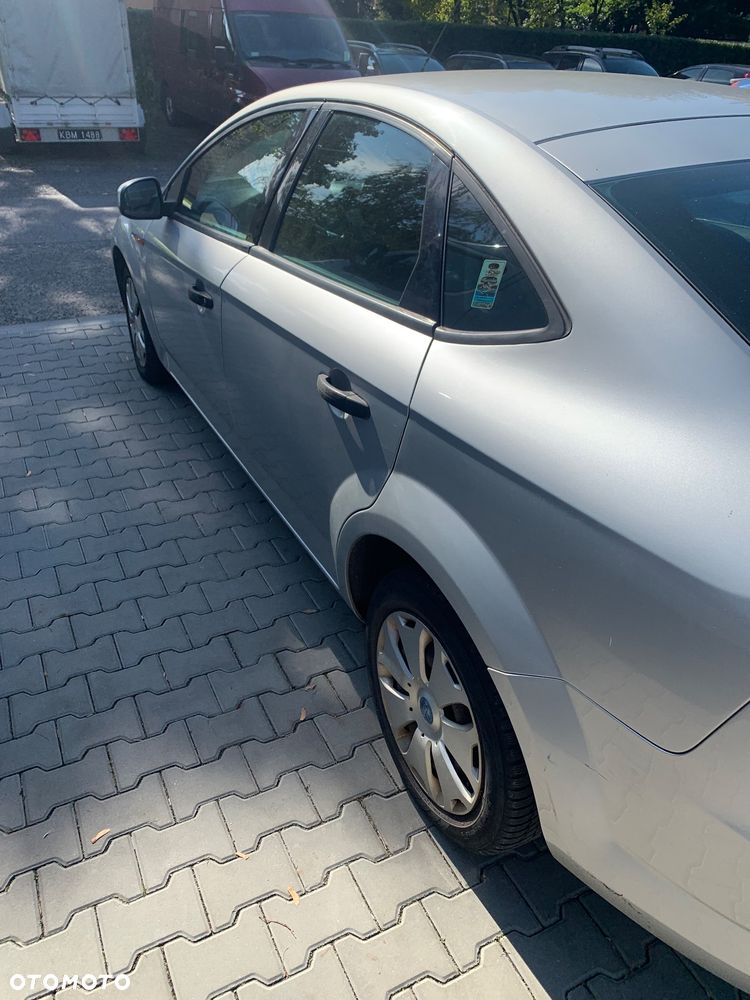 Ford Mondeo 2.0 TDCi Ambiente - 4