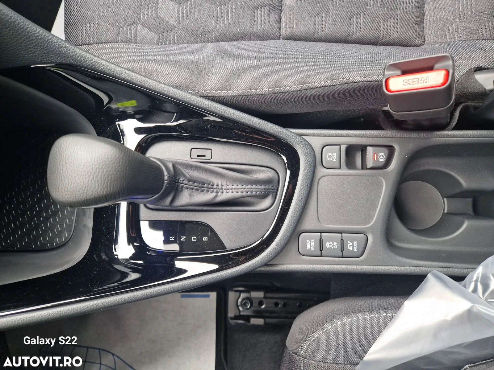 Toyota Yaris - 18