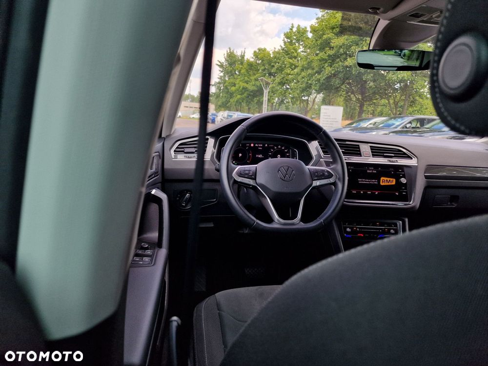 Volkswagen Tiguan 2.0 TDI SCR 4Mot Elegance DSG - 24