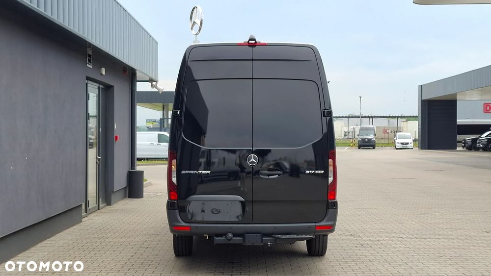 Mercedes-Benz Sprinter - 9