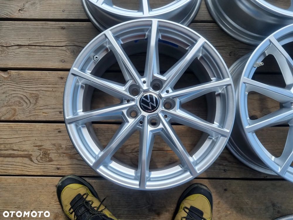 AUDI A5,A4,VW PASSAT,TIGUAN,SEAT ALHAMBRA,SKODA ALU 7,5X17 ET30 super stan - 6