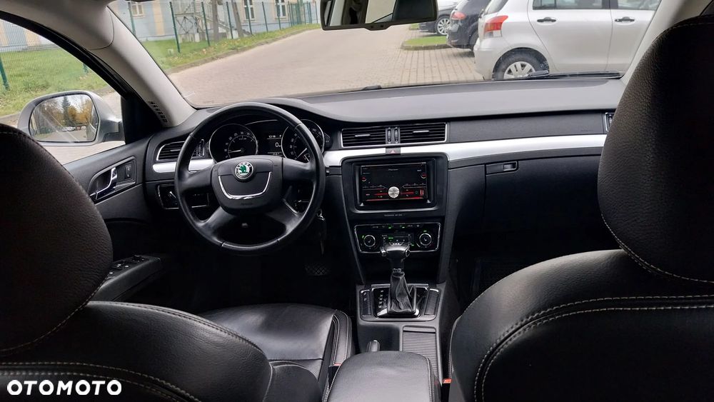 Skoda Superb 2.0 TDI Elegance DSG - 6