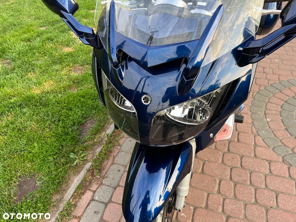 Yamaha FJR - 28