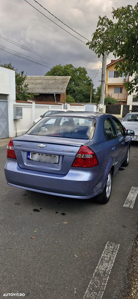 Chevrolet Aveo - 4