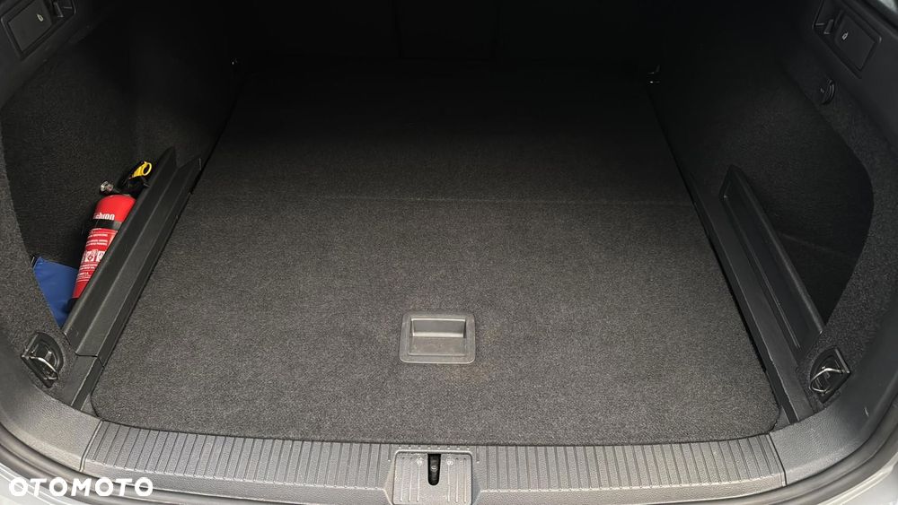 Volkswagen Passat Variant 2.0 TDI SCR Business DSG - 14