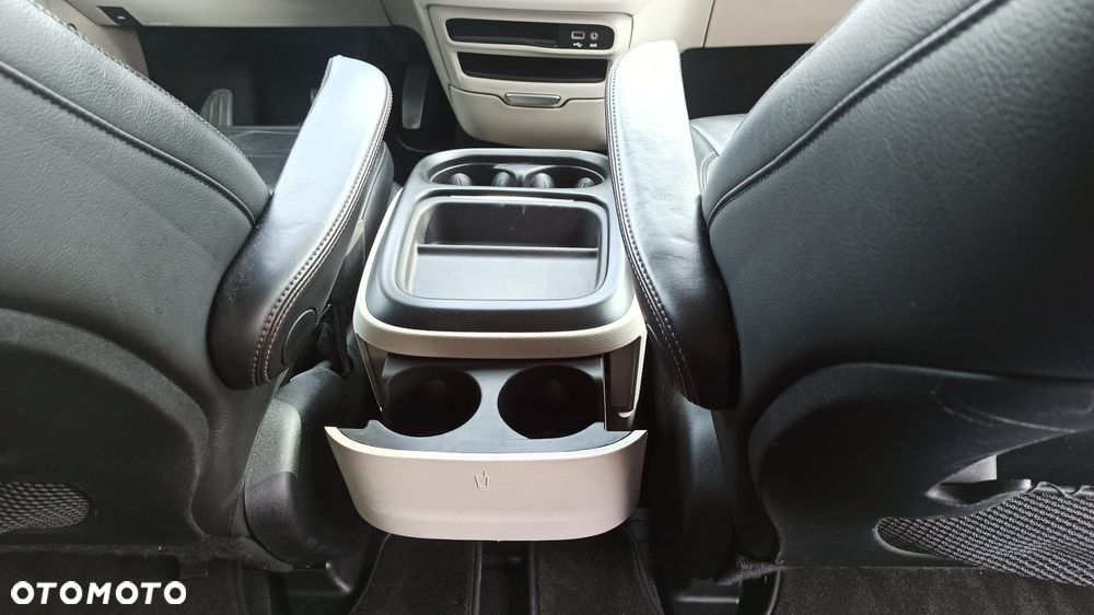 Chrysler Pacifica - 27