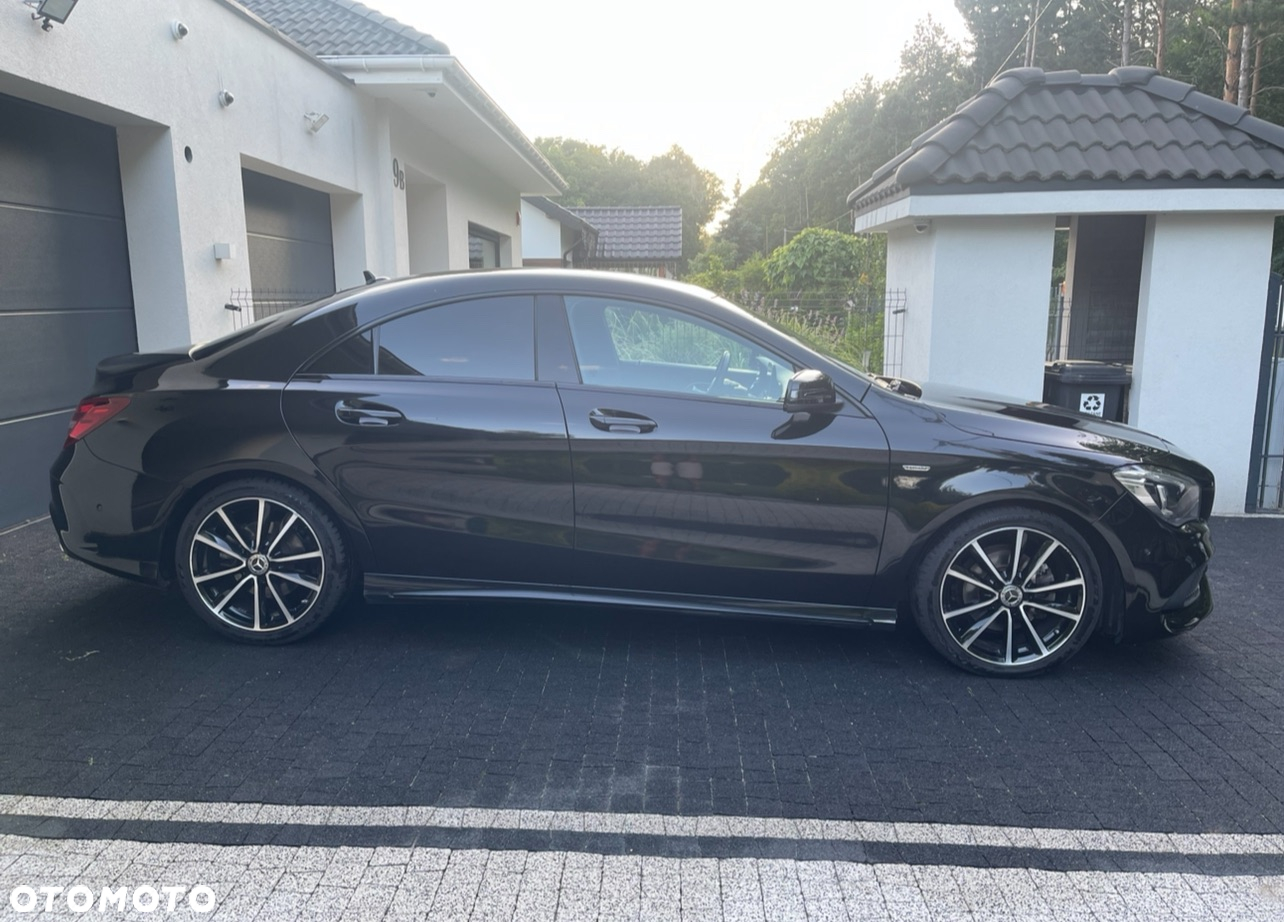 Mercedes-Benz CLA 200 d 7G-DCT AMG Line - 2