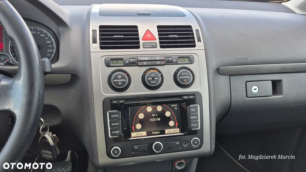 Volkswagen Touran 1.9 TDI Highline DSG - 6
