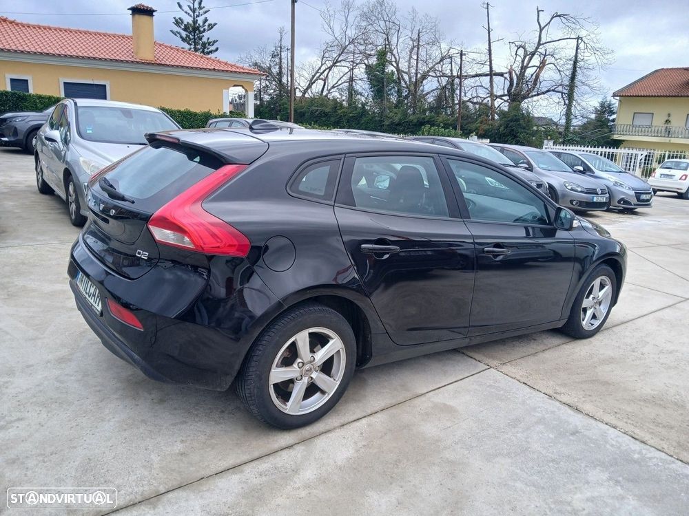 Volvo V40 2.0 D2 Momentum Geartronic - 7