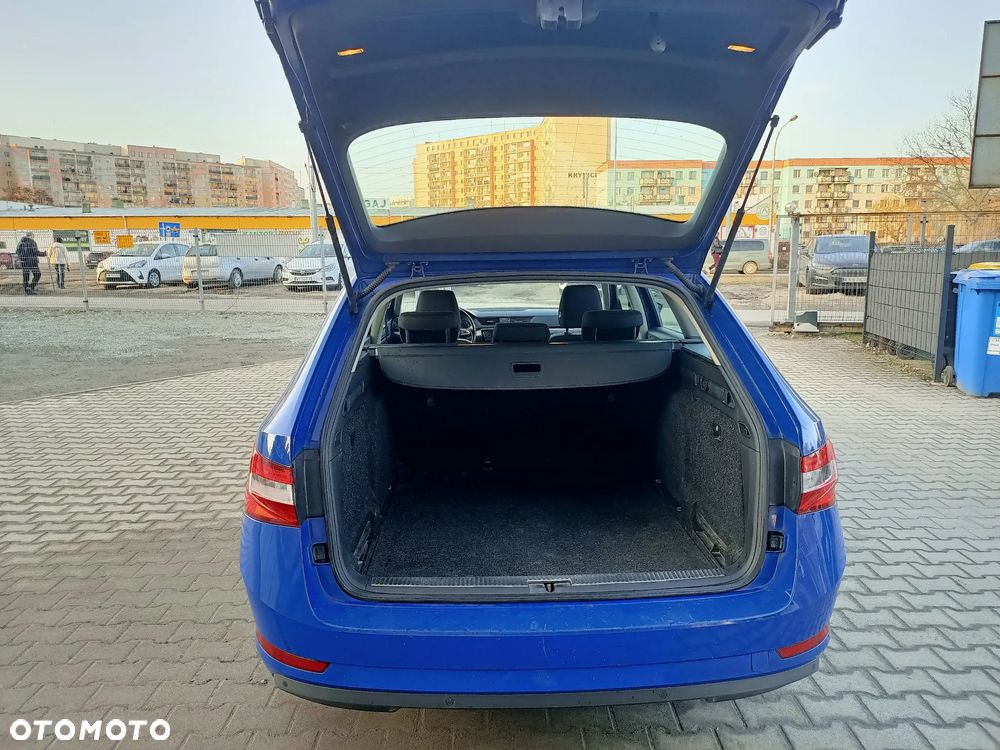 Skoda Superb 1.6 TDI Active - 11