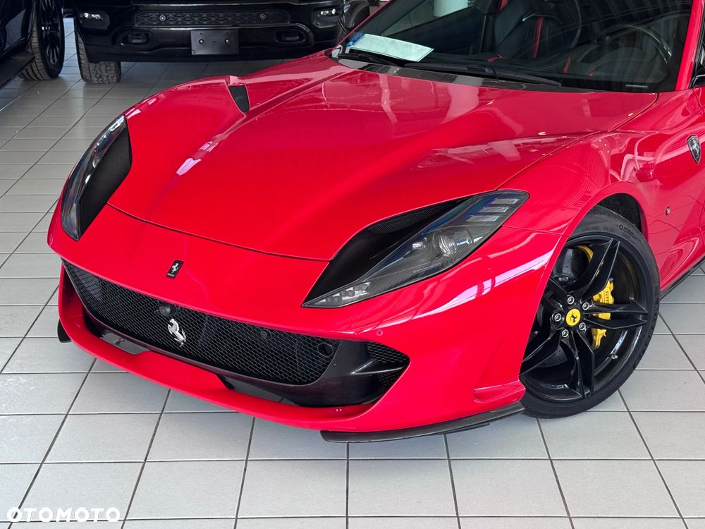 Ferrari 812 Superfast - 7