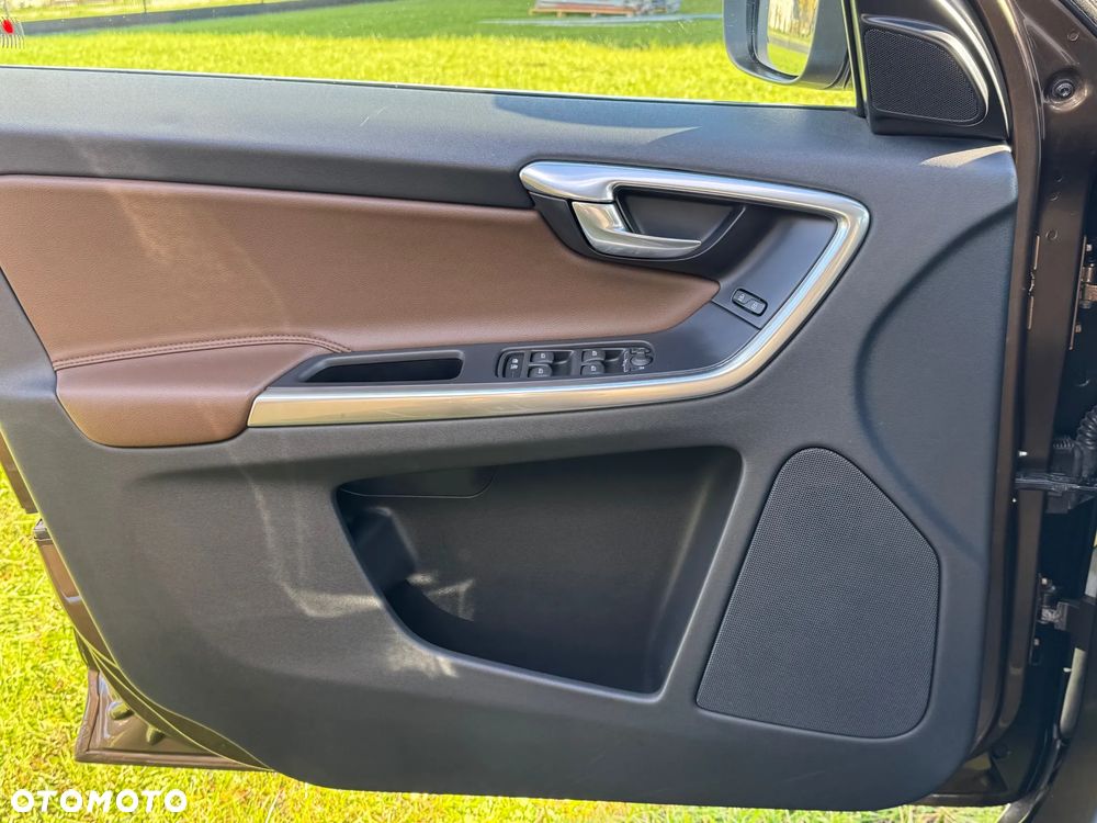 Volvo XC 60 D4 Momentum - 21
