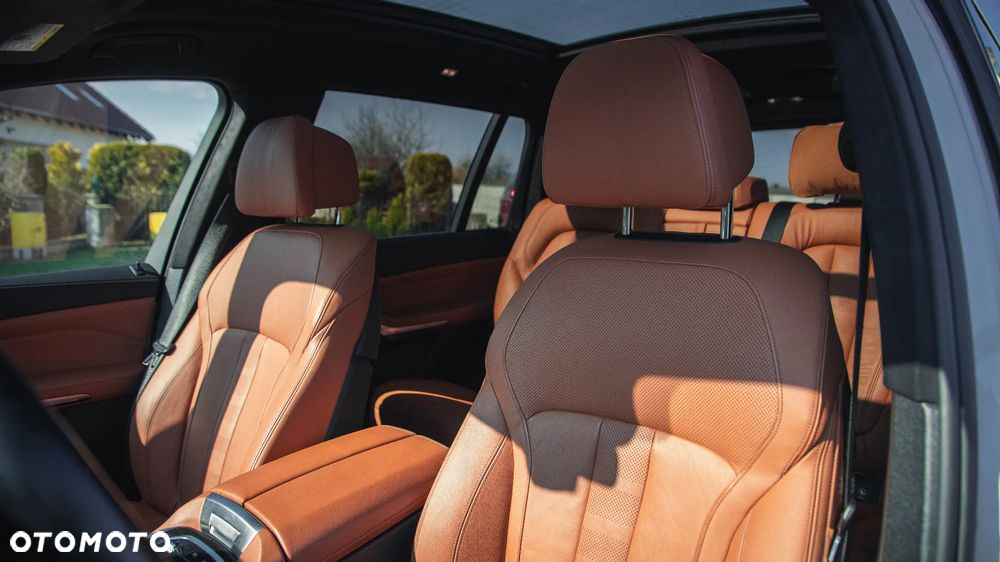 BMW X7 xDrive40i - 24