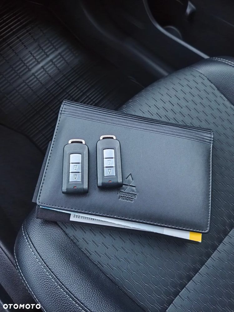 Mitsubishi Outlander 2.0 4WD Invite - 28