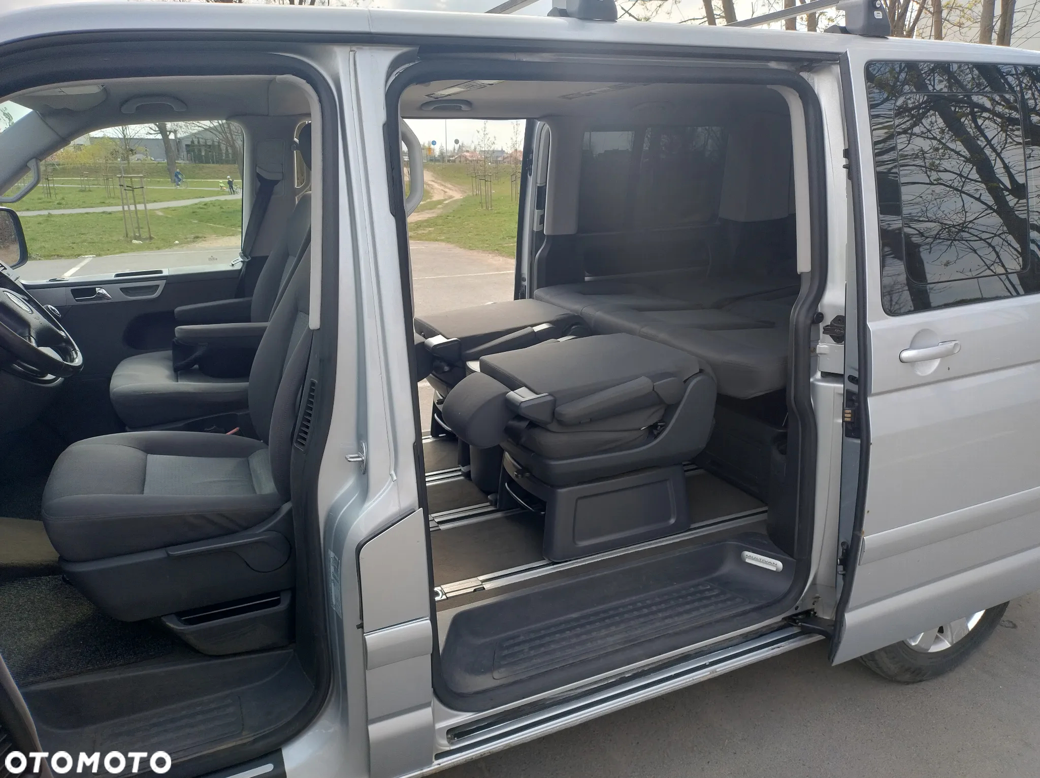 Volkswagen Multivan - 16