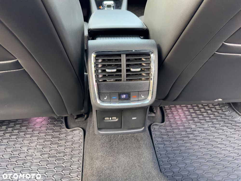 Skoda Octavia 2.0 TDI DSG Exclusive Plus - 7