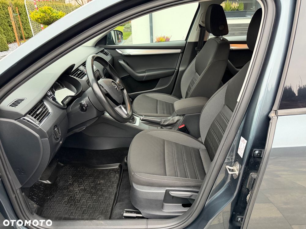 Skoda Octavia 1.4 TSI Ambition - 38