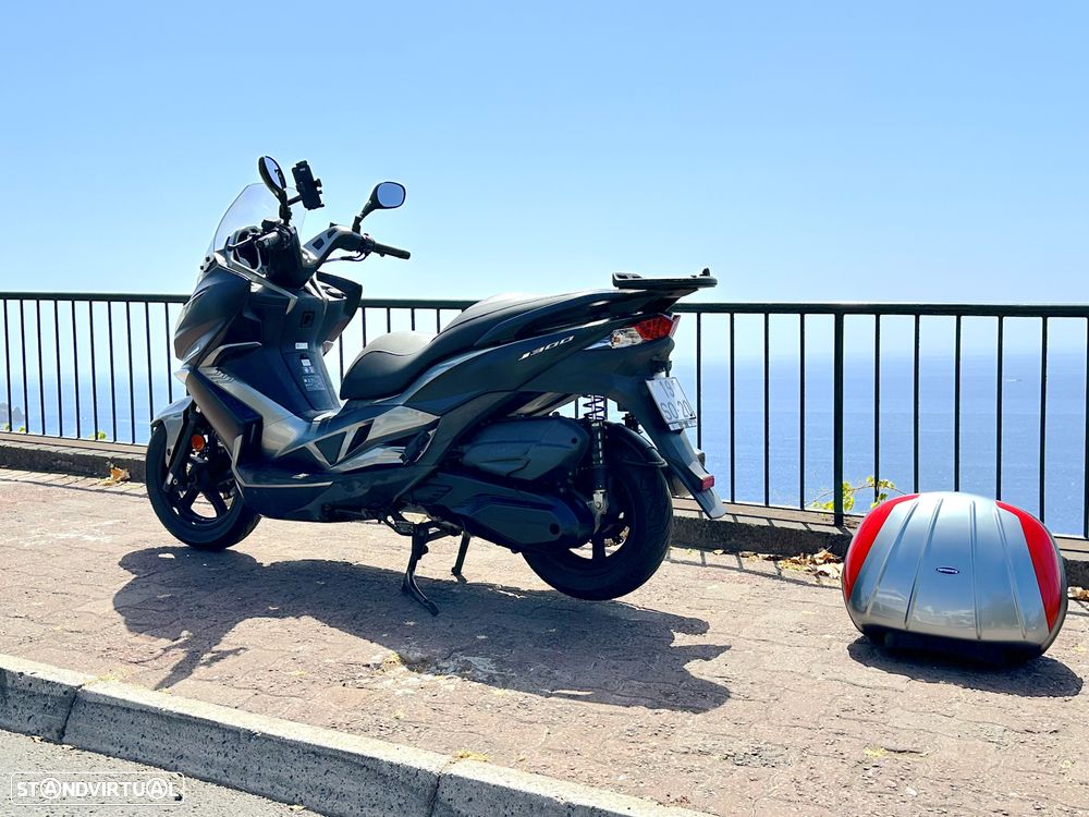 Kawasaki J300 - 5