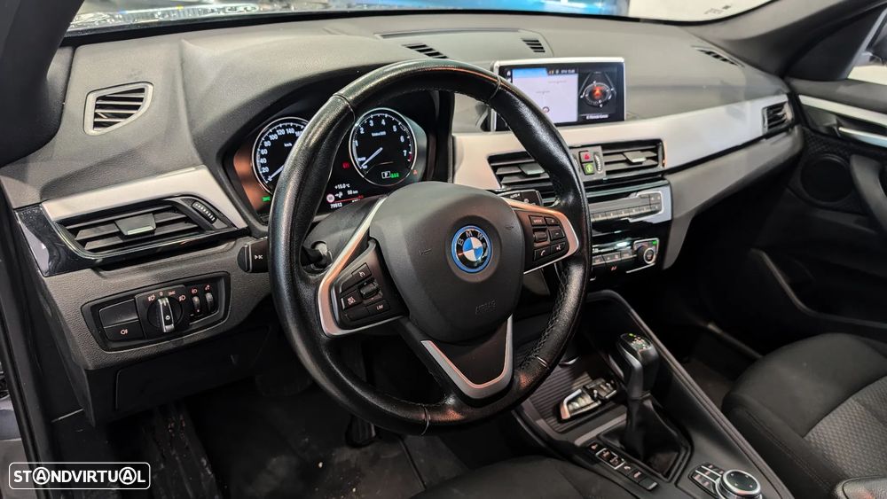 BMW X1 25 e xDrive Corporate Edition - 13