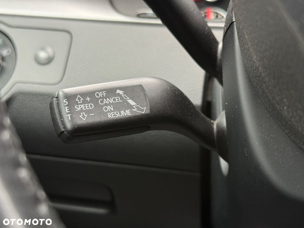 Volkswagen Passat 1.8 TSI Comfortline DSG - 25