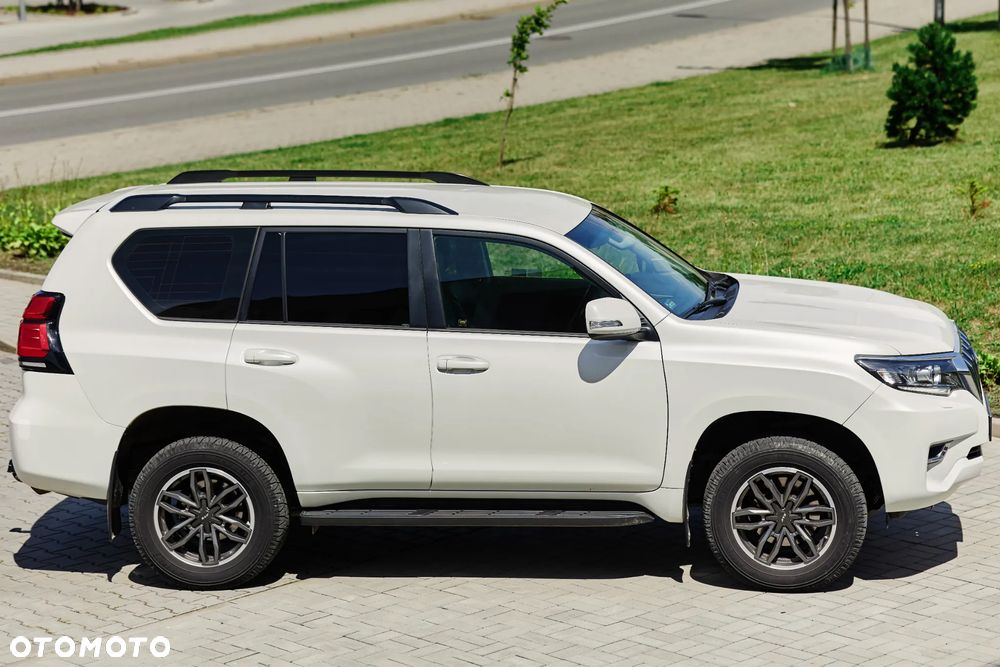 Toyota Land Cruiser LC 2.8 D-4D Invincible - 8