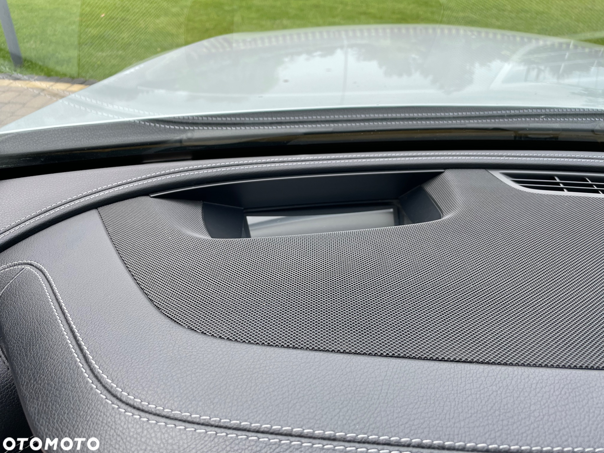Mercedes-Benz Klasa E 220 d 4Matic T 9G-TRONIC AMG Line - 19