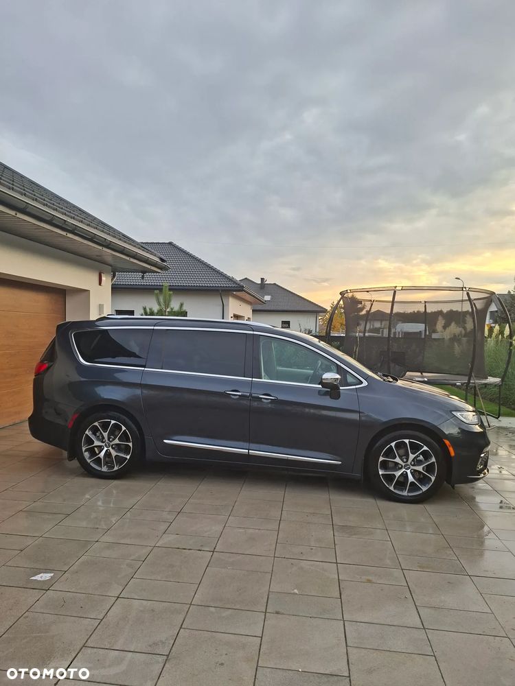 Chrysler Pacifica - 7
