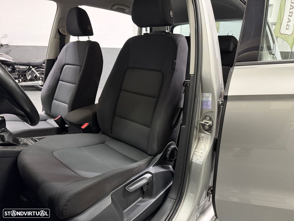 VW Golf Sportsvan 1.6 TDI Confortline BlueMotion - 20