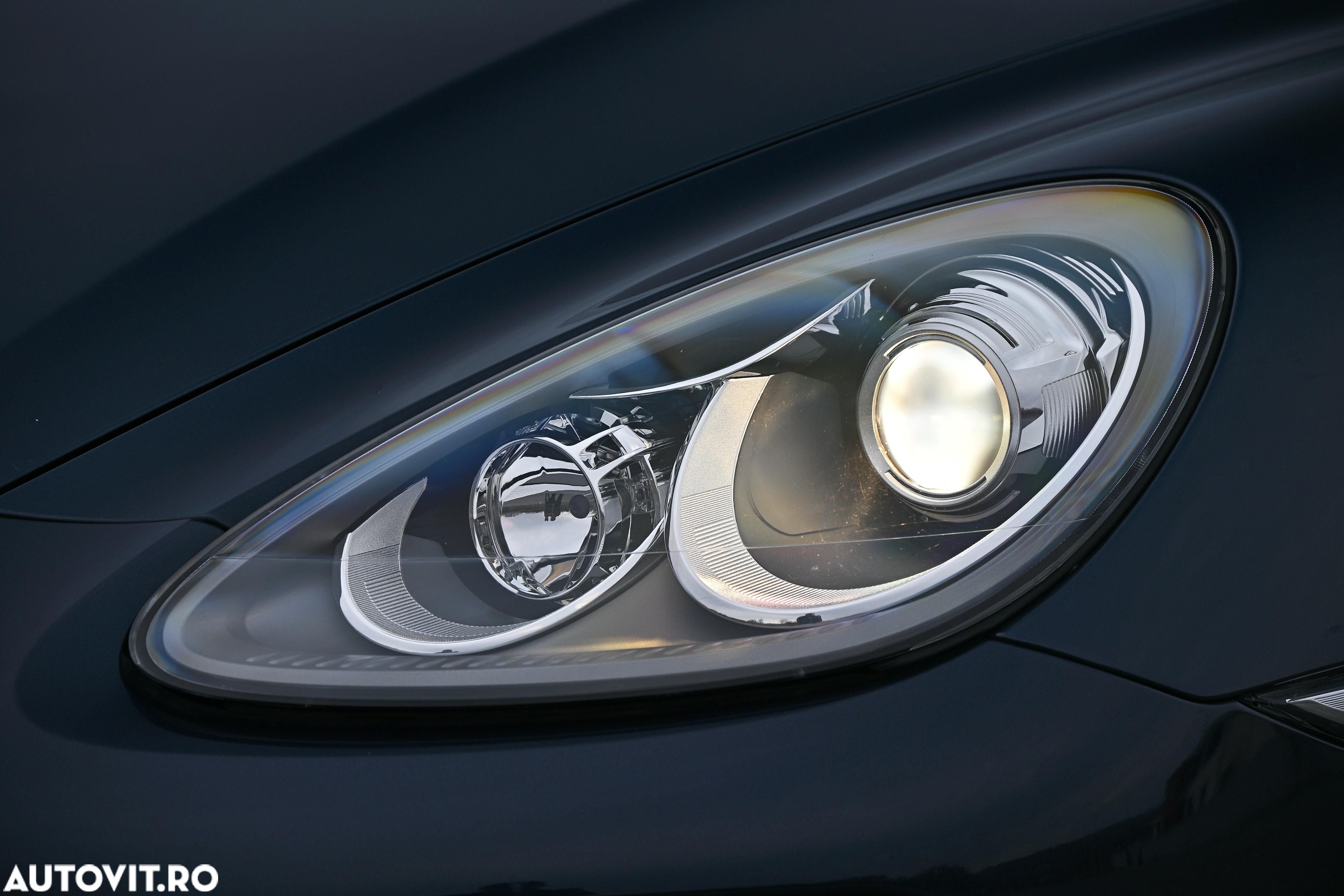 Porsche Cayenne - 1