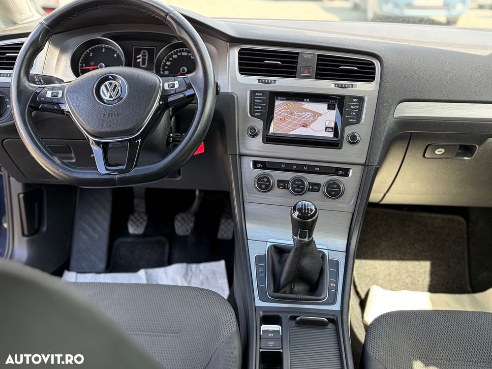 Volkswagen Golf 1.6 TDI BlueMotion Technology Comfortline - 21