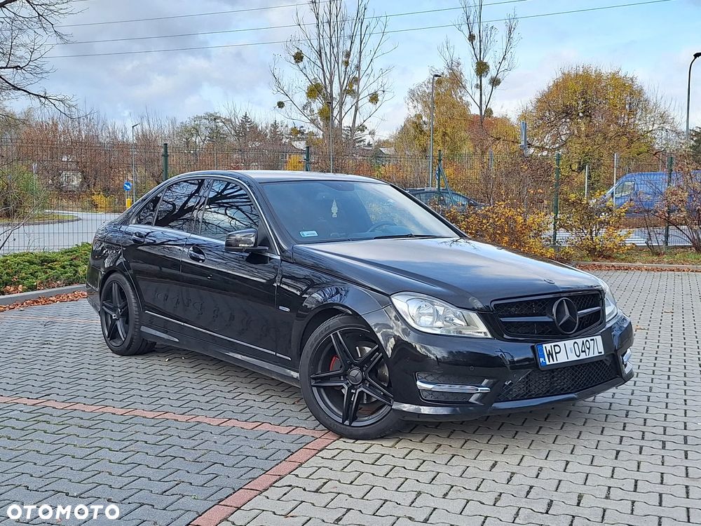 Mercedes-Benz Klasa C 180 CGI BlueEFFICIENCY Avantgarde - 1