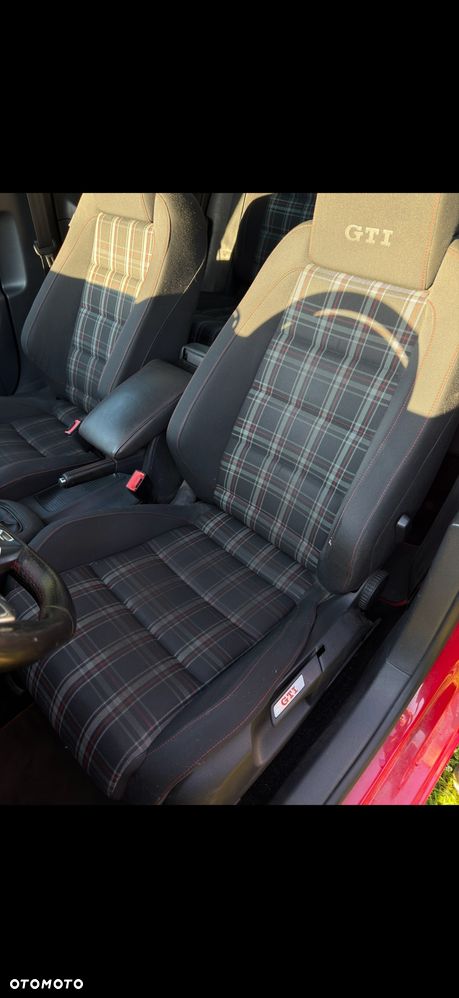 Volkswagen Golf - 14