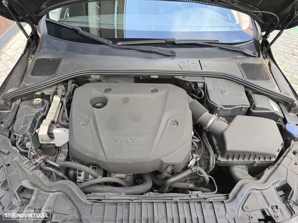 Volvo V60 2.0 D2 Momentum Drive - 22