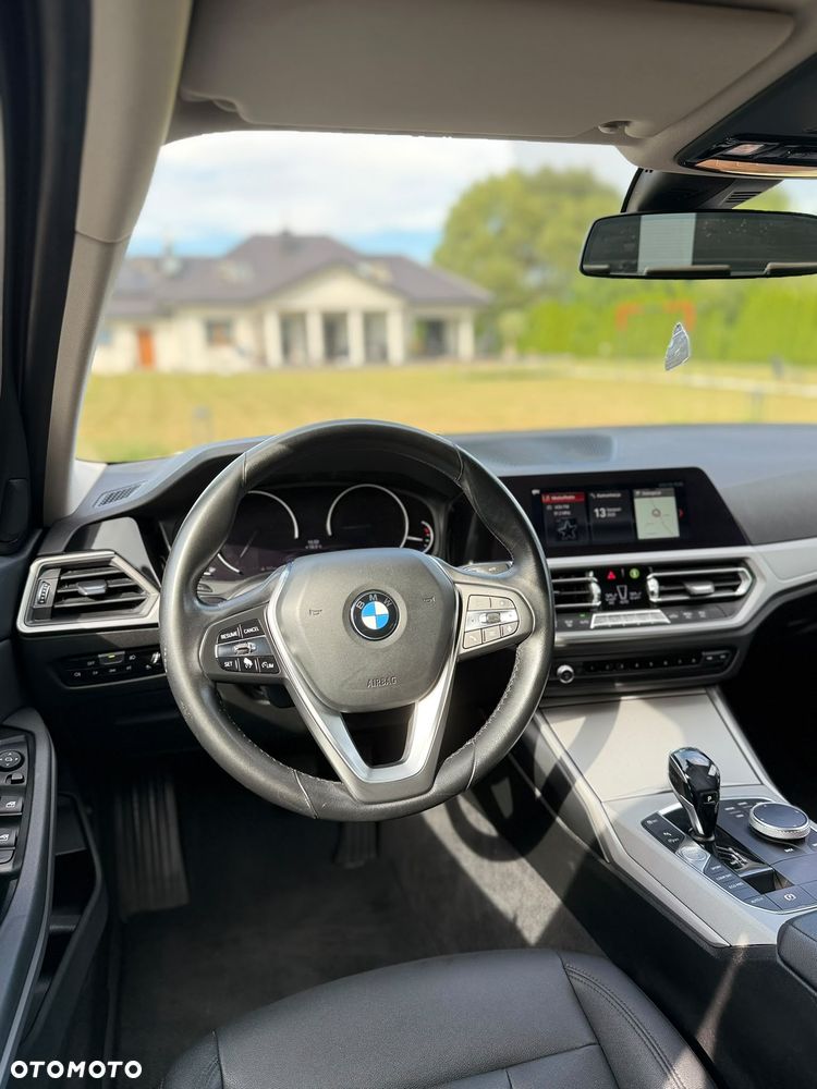 BMW Seria 3 318d Edition M Sport Shadow - 9