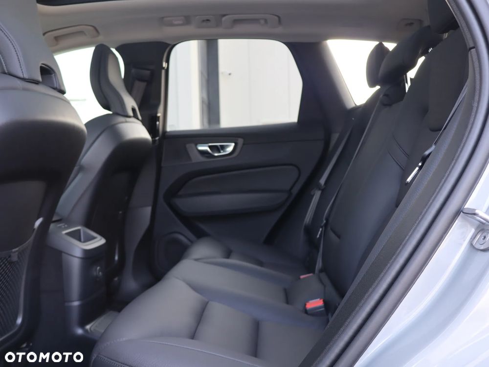 Volvo XC 60 T8 Plug-In Hybrid AWD Ultimate Dark - 16